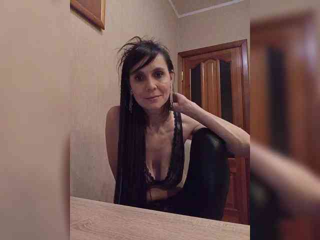 Hellenalonenochka webcam