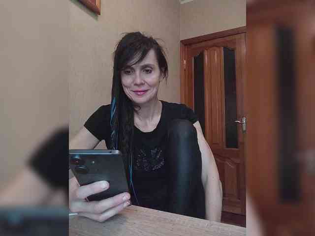 Hellenalonenochka webcam