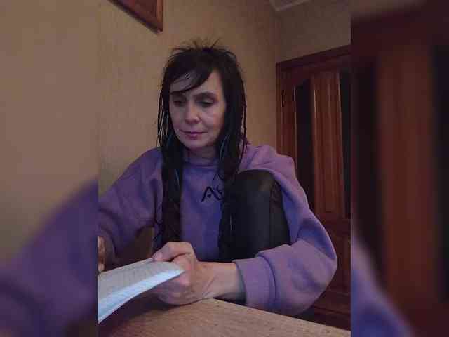 Hellenalonenochka webcam