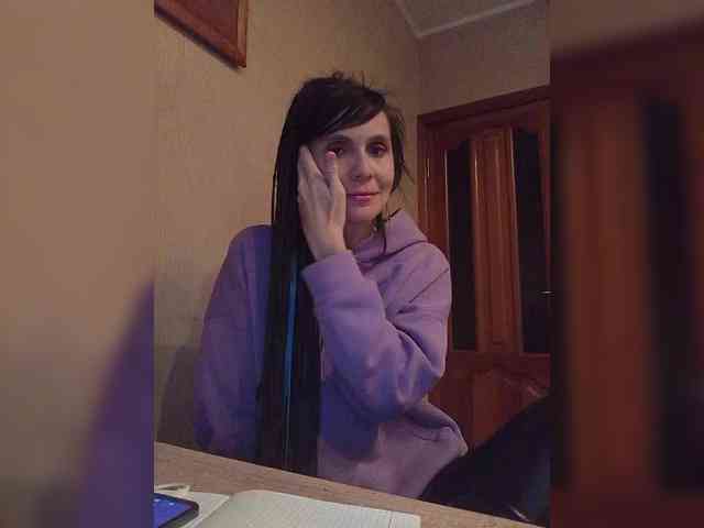 Hellenalonenochka webcam