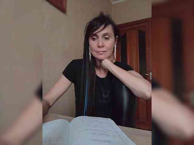 Hellenalonenochka webcam