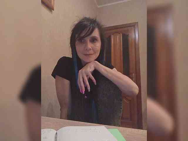 Hellenalonenochka webcam