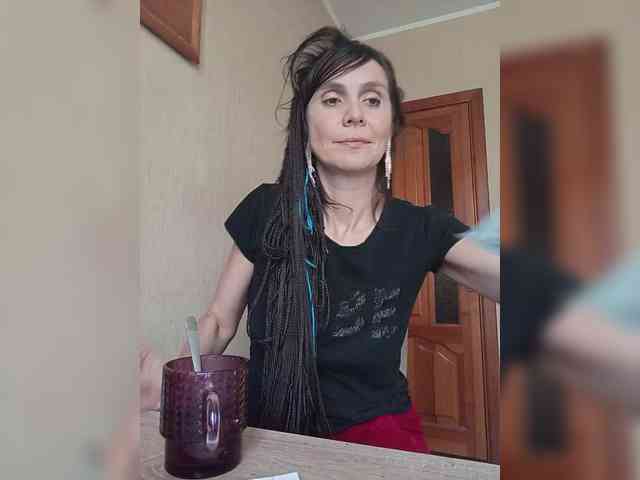 Hellenalonenochka webcam