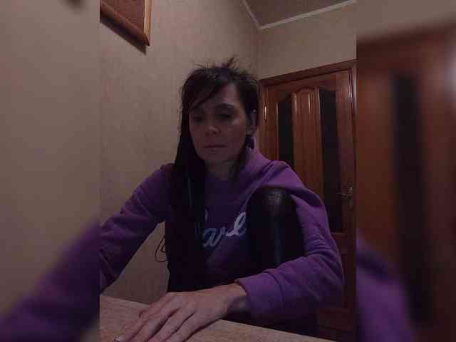 Hellenalonenochka webcam