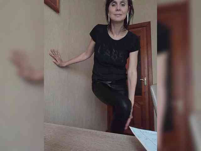 Hellenalonenochka webcam