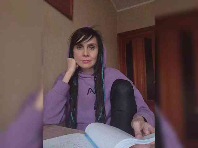 Hellenalonenochka webcam