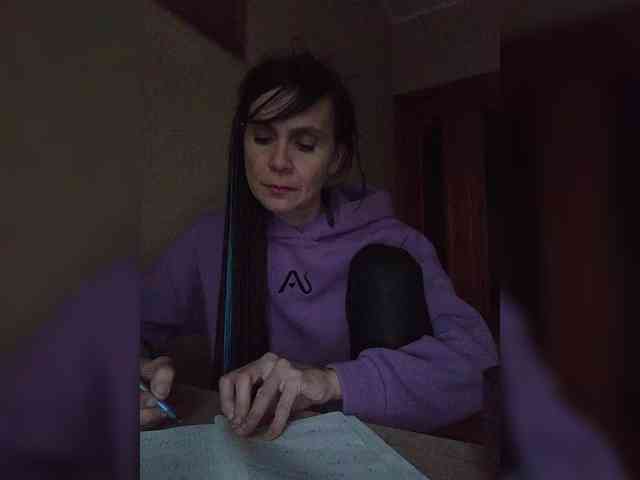 Hellenalonenochka webcam