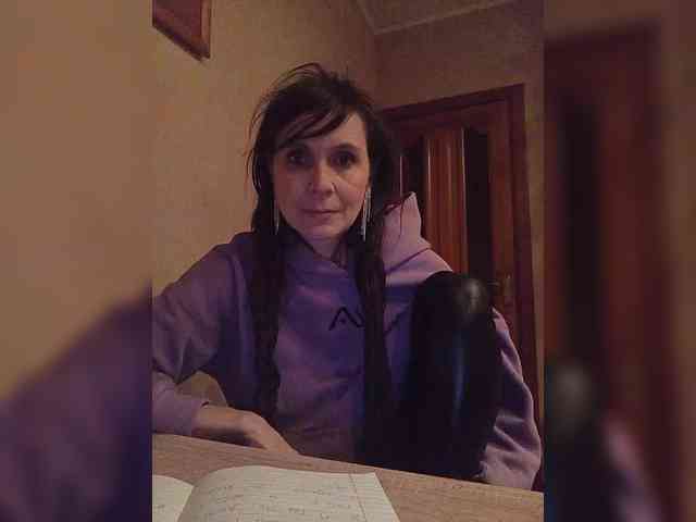 Hellenalonenochka webcam