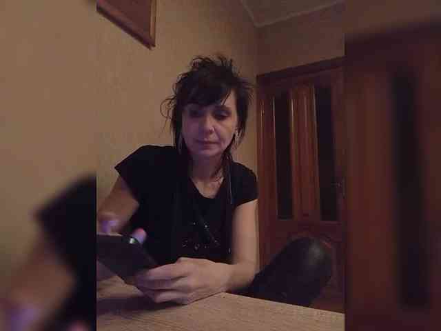 Hellenalonenochka webcam