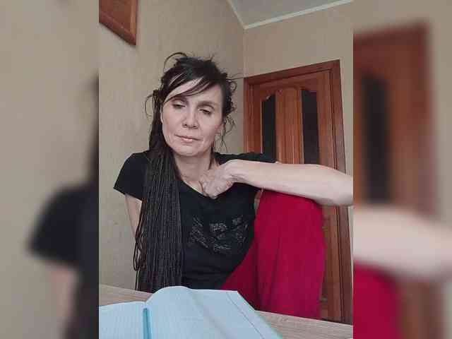 Hellenalonenochka webcam