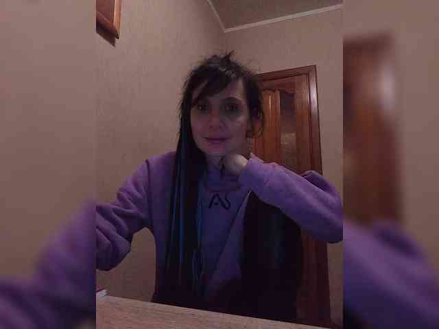 Hellenalonenochka webcam