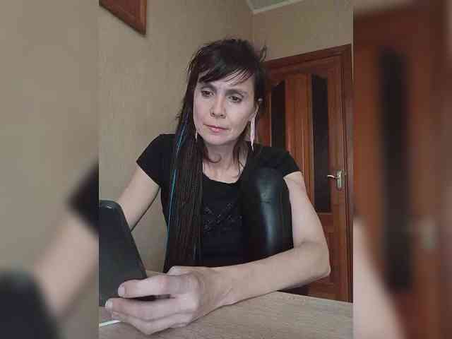 Hellenalonenochka webcam