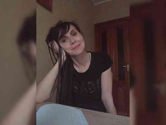 Hellenalonenochka webcam
