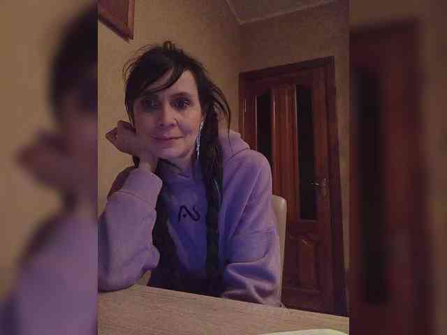 Hellenalonenochka webcam