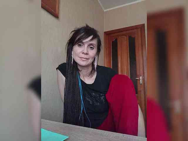 Hellenalonenochka webcam