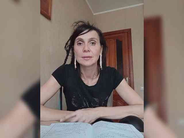 Hellenalonenochka webcam