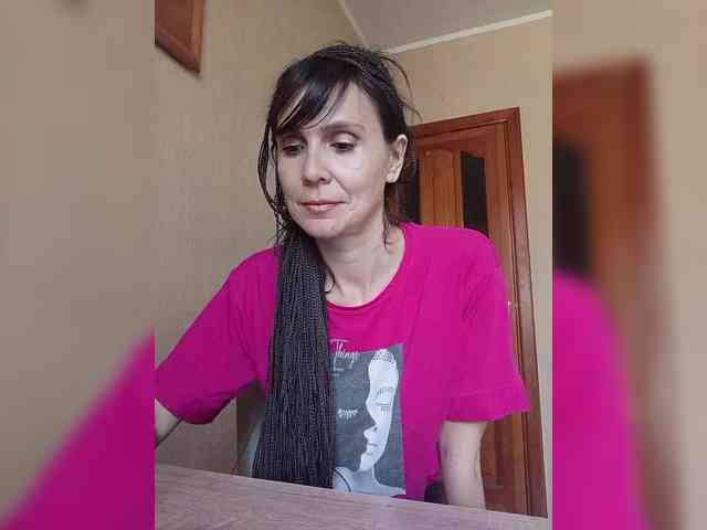 Hellenalonenochka webcam