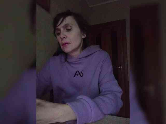 Hellenalonenochka webcam