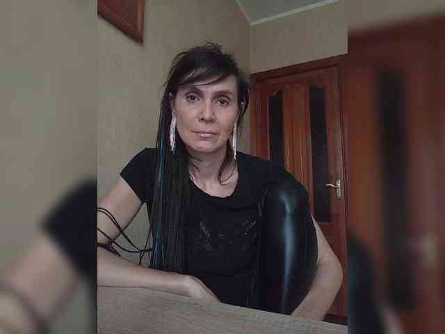 Hellenalonenochka webcam