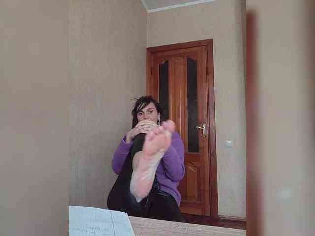 Hellenalonenochka webcam