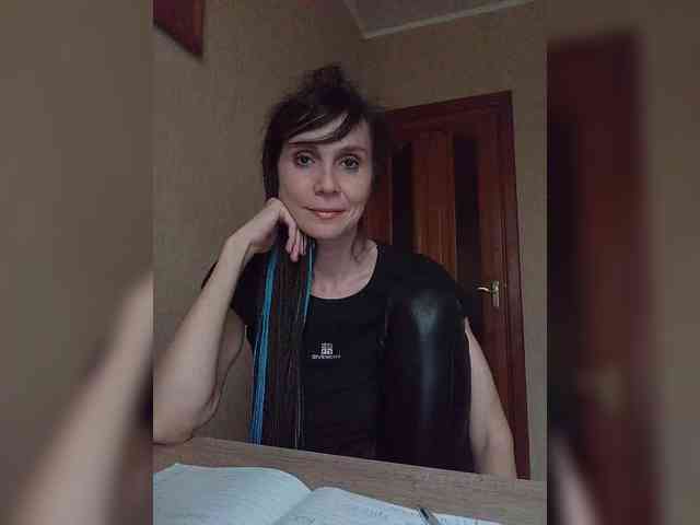Hellenalonenochka webcam