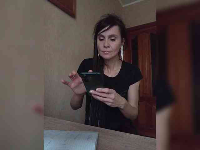 Hellenalonenochka webcam