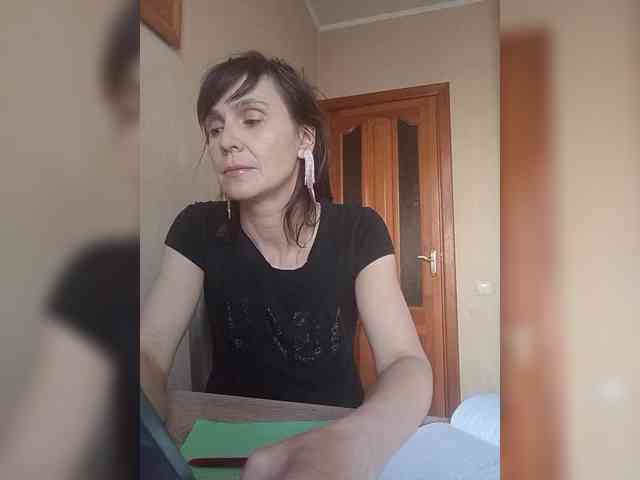 Hellenalonenochka webcam