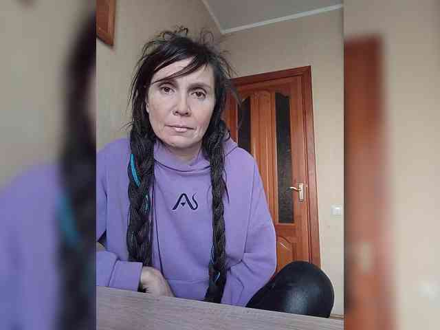 Hellenalonenochka webcam