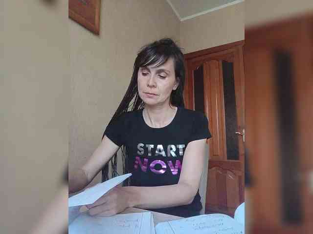 Hellenalonenochka webcam