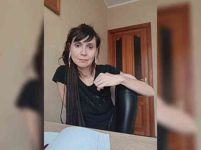 Hellenalonenochka webcam