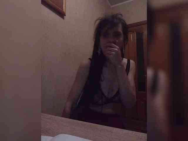 Hellenalonenochka webcam