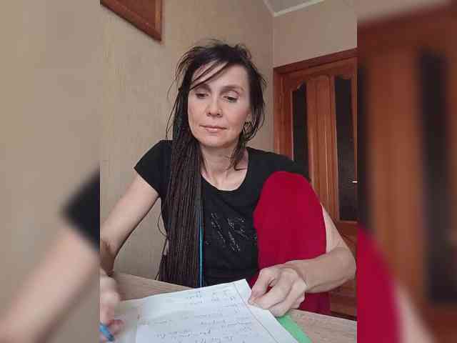 Hellenalonenochka webcam