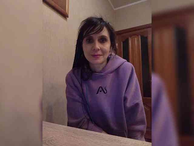 Hellenalonenochka webcam