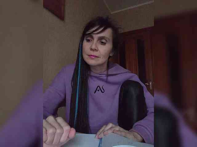 Hellenalonenochka webcam