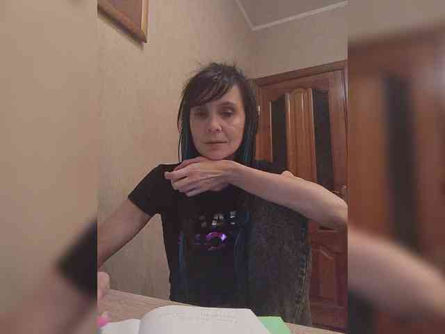 Hellenalonenochka webcam