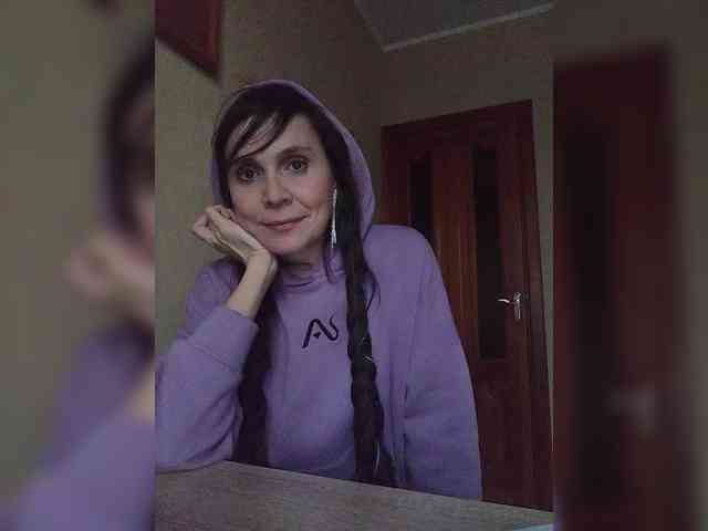 Hellenalonenochka webcam