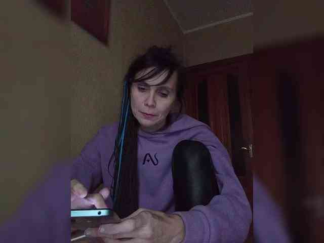 Hellenalonenochka webcam