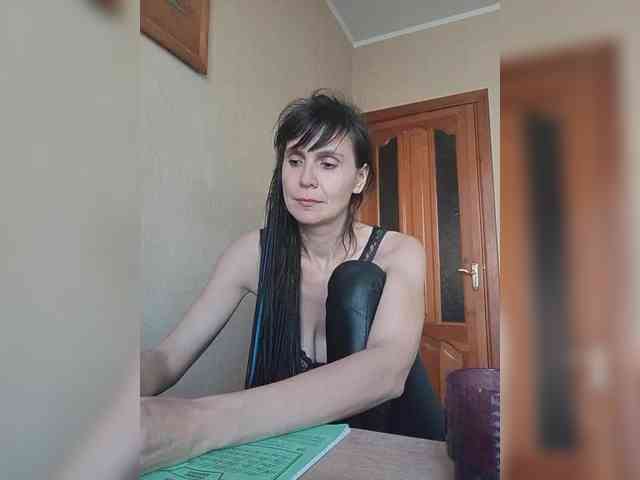 Hellenalonenochka webcam