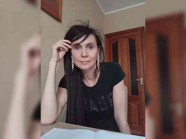 Hellenalonenochka webcam