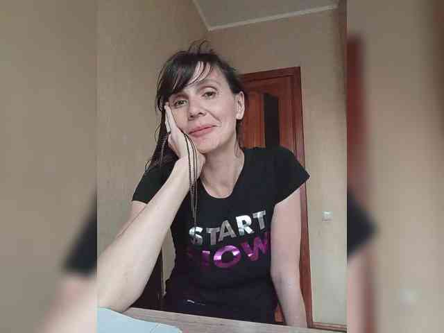 Hellenalonenochka webcam