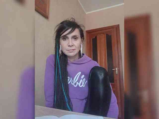 Hellenalonenochka webcam