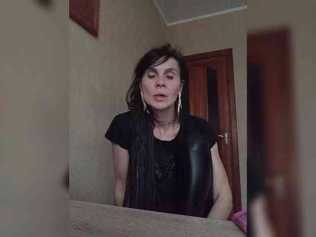 Hellenalonenochka webcam