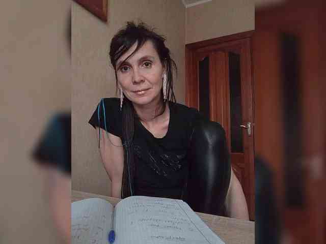 Hellenalonenochka webcam