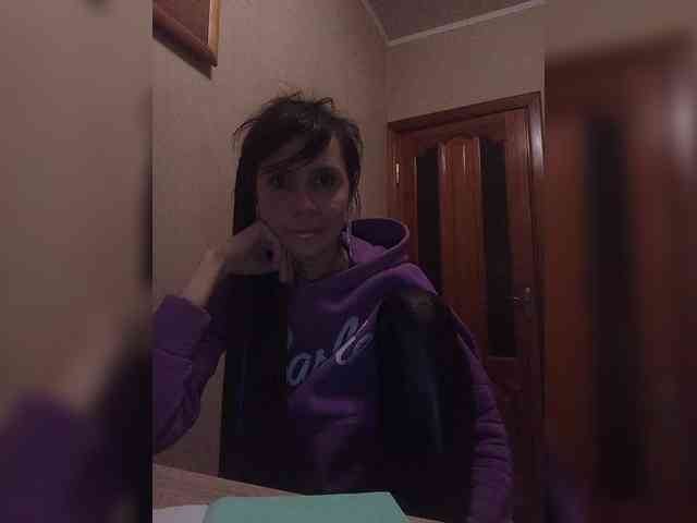 Hellenalonenochka webcam