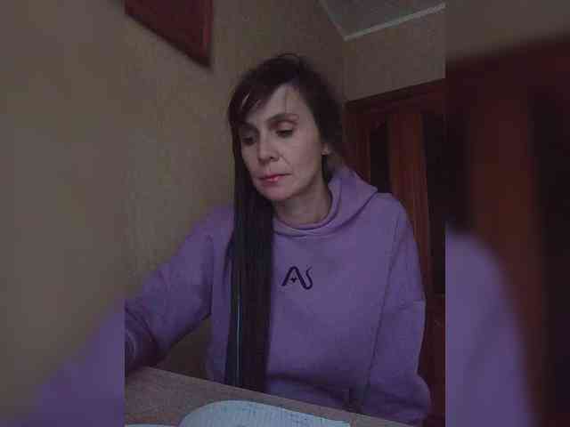 Hellenalonenochka webcam