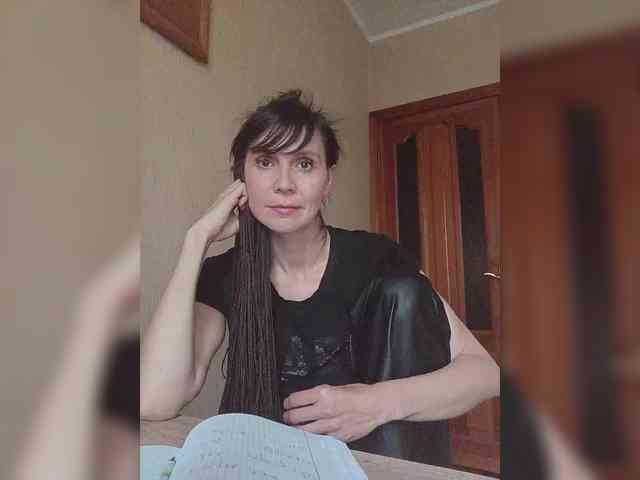 Hellenalonenochka webcam