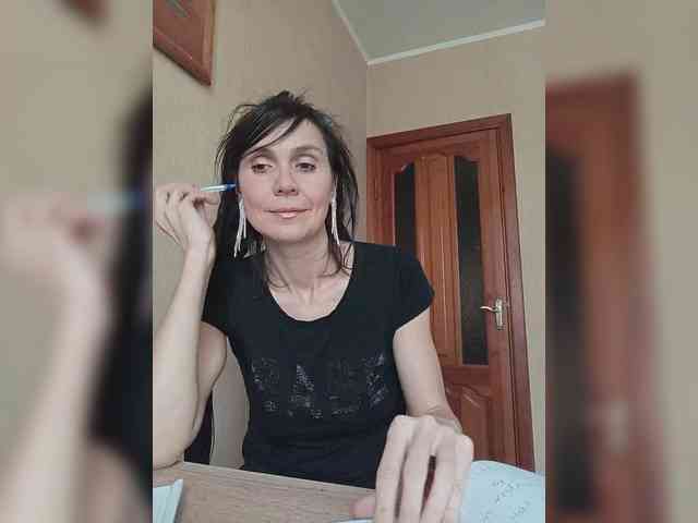 Hellenalonenochka webcam