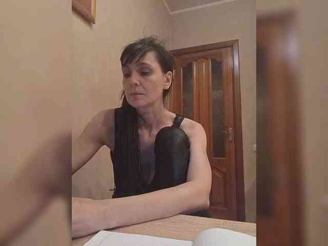 Hellenalonenochka webcam