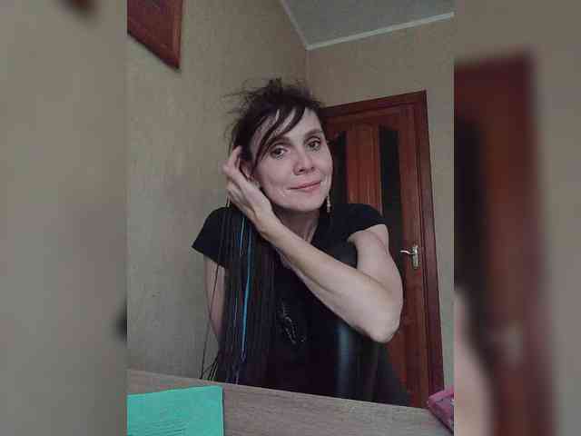 Hellenalonenochka webcam