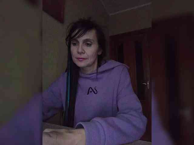 Hellenalonenochka webcam